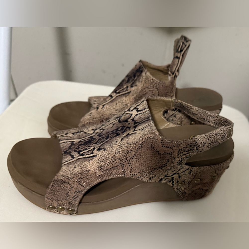 Corky’s Women's Snake Print Wedges - Picture 3 of 5